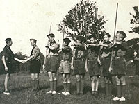 Blahopřání vítězůmSvojsíkova závodu v červnu 1948