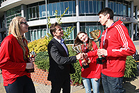 Reprezentantky ČR do 17 let Julie Reisingerová, Patricie Gallasová a David Pekárek, reprezentant ČR do 19 let